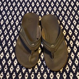 Brown Reef Men’s Flip Flops- Size 13